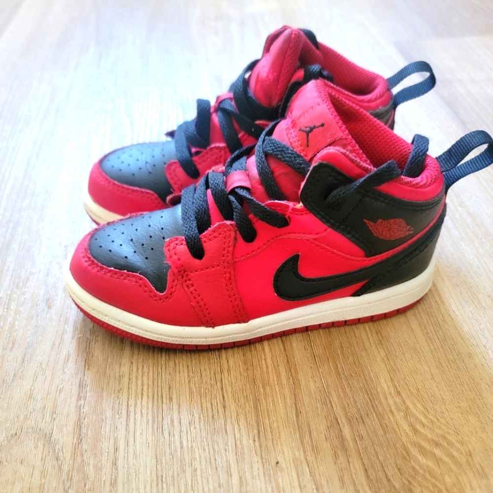 Air jordan mid 1 size 9c